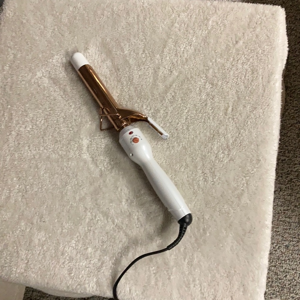 Revlon hair curler with clip only used once
